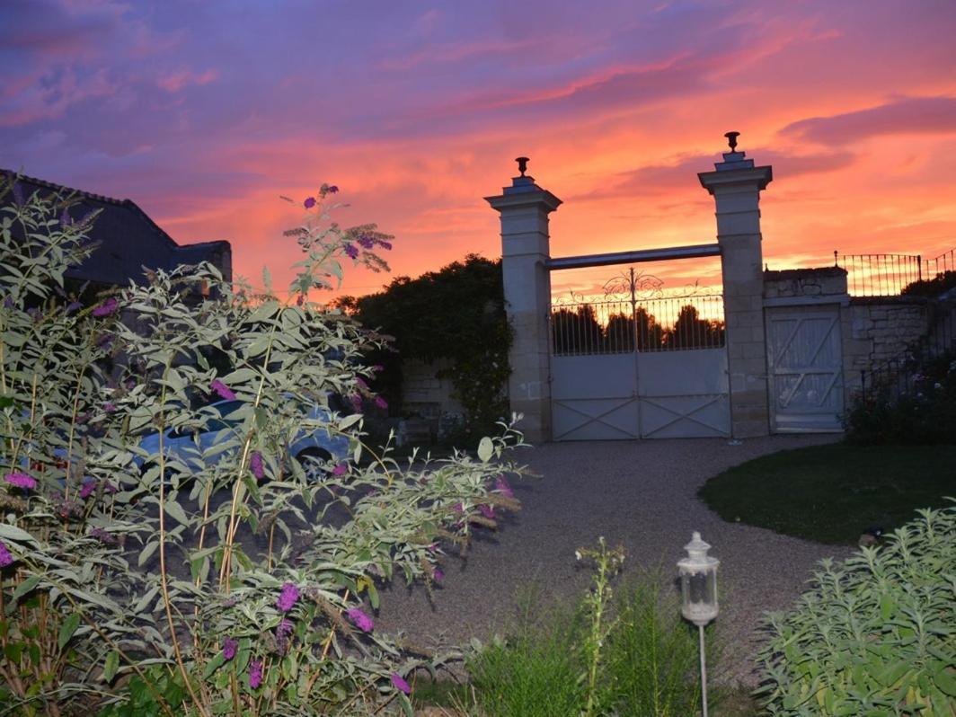 La Penesais Villa Beaumont-en-Veron Bagian luar foto